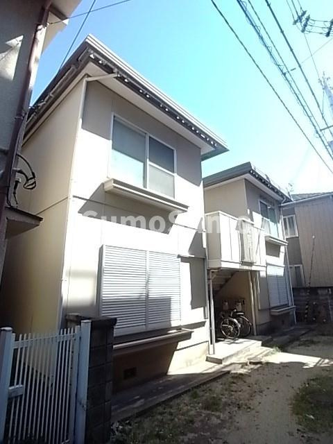 ホワイトハイツの外観