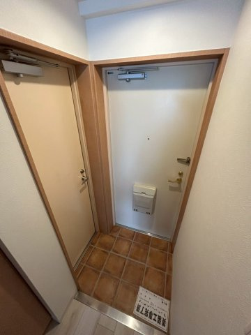 アクア西宮本町の玄関