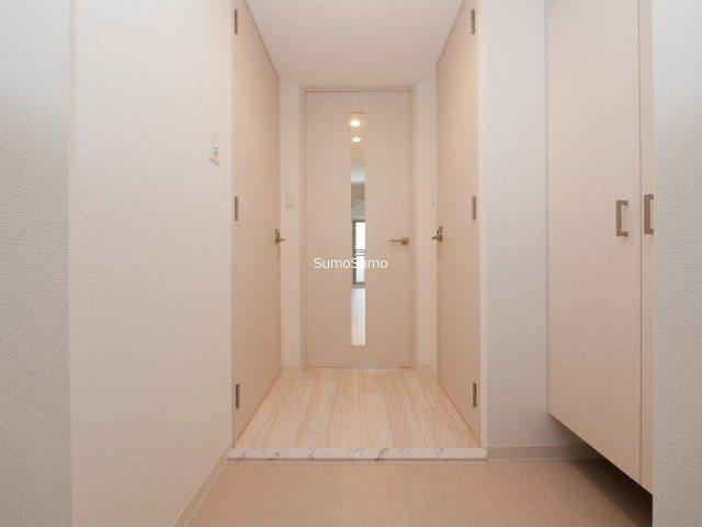 エスリード難波THE FIRSTの玄関