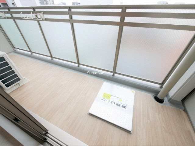 エスリード難波THE FIRSTのバルコニー