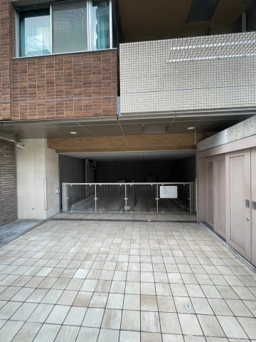 エステムコート心斎橋アルテールの駐車場