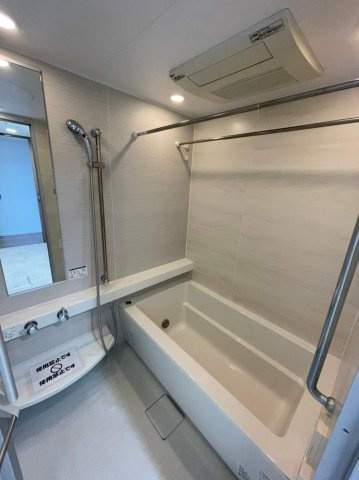 ローレルアイ堀江の浴室