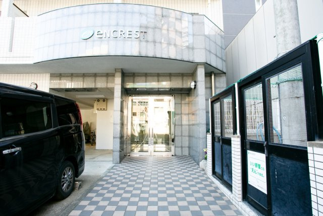 エンクレスト渡辺通のエントランス