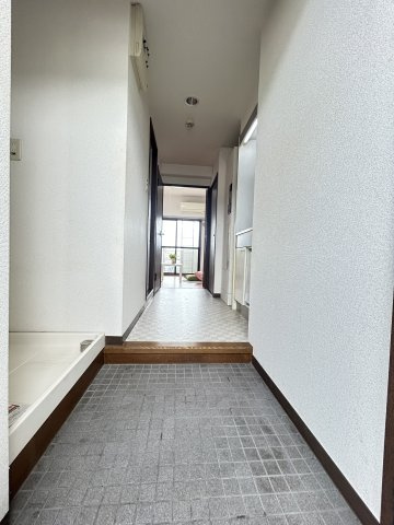 香川ハイツ御影イーストの玄関