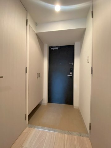 エスリード難波THE FIRSTの玄関