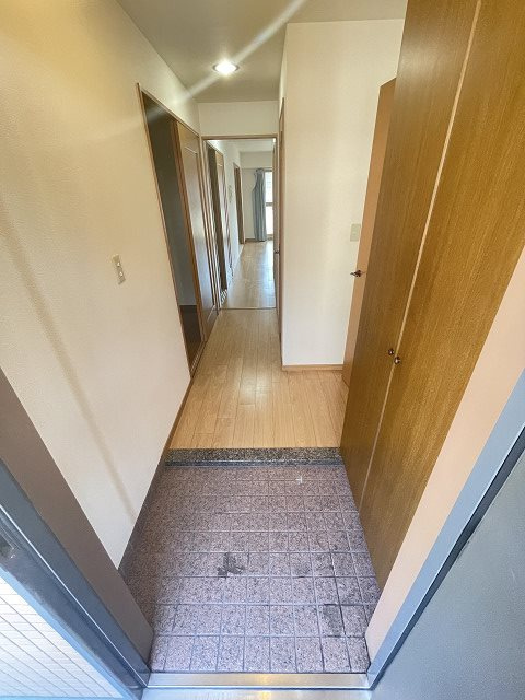 レインボー甲東の玄関