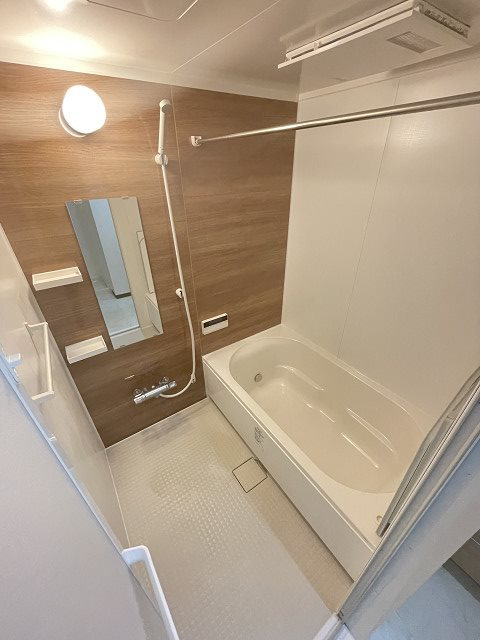 レインボー甲東の浴室
