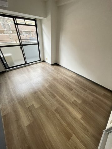 マンションタワーサイドの居間・リビング