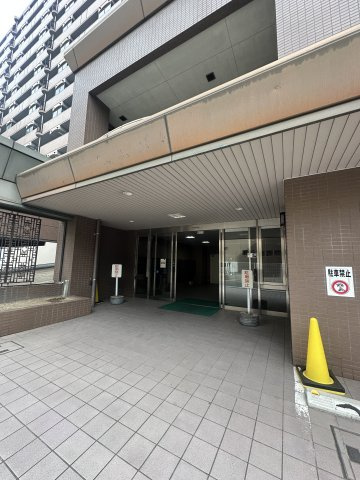 ヒルクレスト博多駅のエントランス