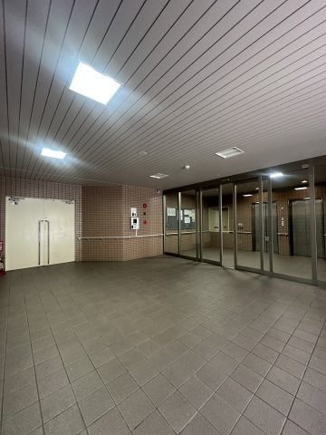 ヒルクレスト博多駅のロビー