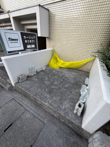 アルンハイム芦屋 の駐車場