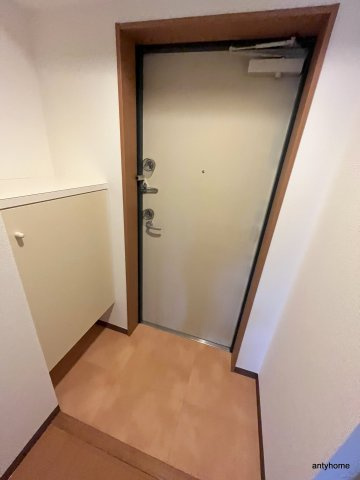 ヴェリテ新大阪　仲介手数料無料の玄関