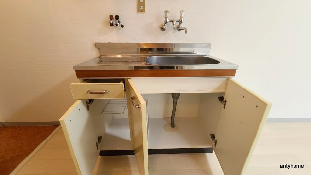 バルビゾン新大阪　仲介手数料無料の収納