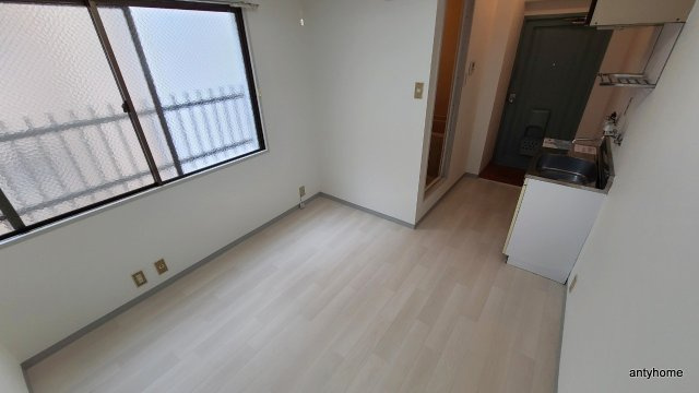 バルビゾン新大阪　仲介手数料無料の居間・リビング