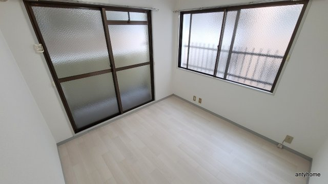 バルビゾン新大阪　仲介手数料無料の寝室