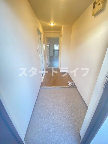 大阪市淀川区三国本町３丁目の賃貸マンションの玄関
