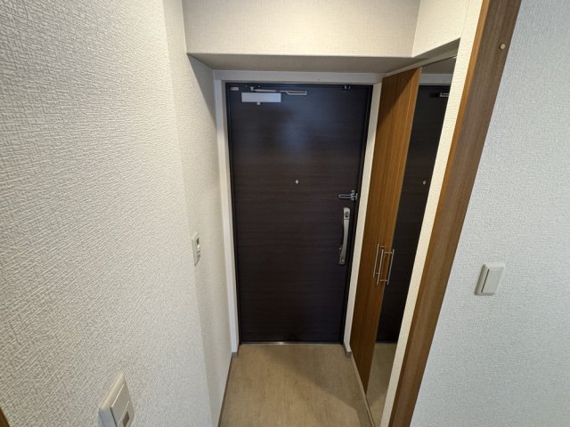 クローバー・ソレイユ南田辺の玄関
