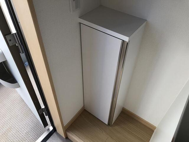 アットリラ行徳の玄関