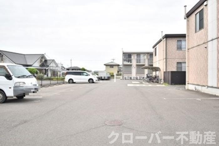 グレースタウン川津 Ａの駐車場|駐車場