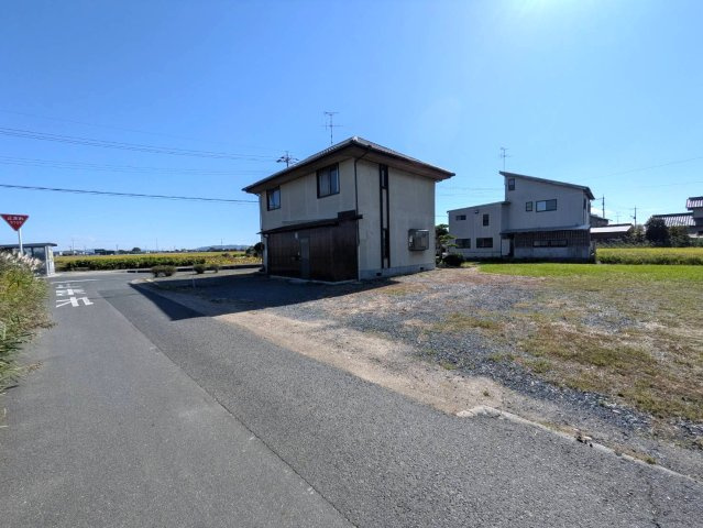 岡山市中区桑野 土地の外観|◆北西側から撮影した外観写真です。
◆現況古家ありですが解体更地渡しとなります。