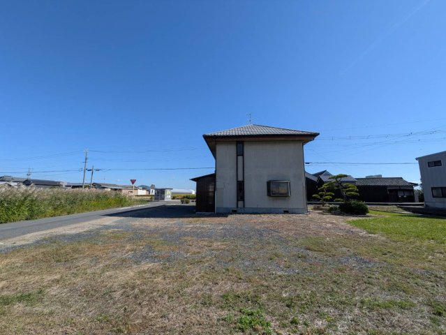 岡山市中区桑野 土地の外観|◆西側から撮影した外観写真です。
◆現況古家ありですが解体更地渡しとなります。