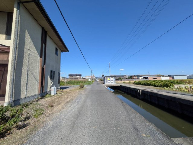 岡山市中区桑野 土地の前面道路含む現地写真|◆東側前面道路の幅員は3.6ｍです（※要セットバック）。