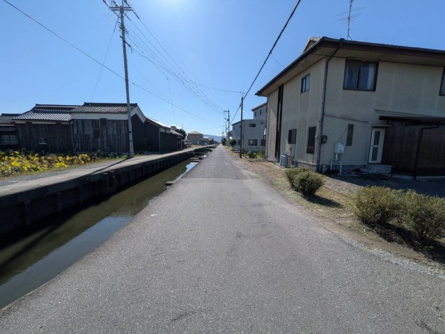 岡山市中区桑野 土地の前面道路含む現地写真|◆東側前面道路の幅員は3.6ｍです（※要セットバック）。