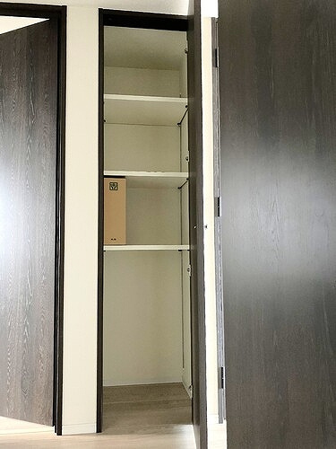 ライオンズ広島加古町の収納|廊下収納　※内装工事前