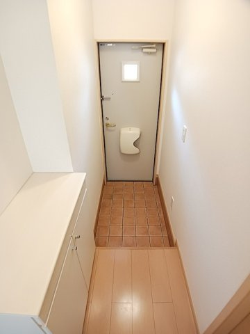 クレメンテ大通の玄関|収納もある玄関です