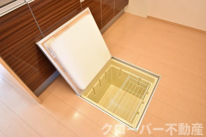 フローリーの収納|床下収納