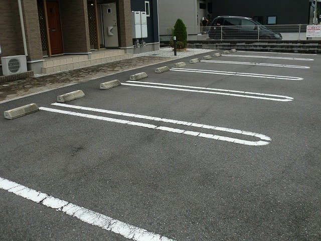 ｇｒｏｗｔｈ　Ｂの駐車場