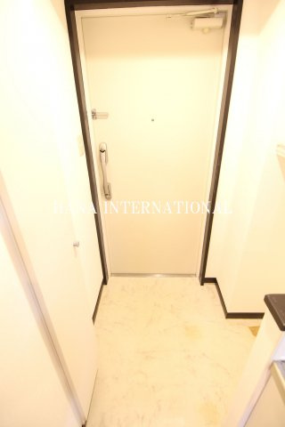 ウッディの玄関|同物件別部屋参考画像となり現況優先致します