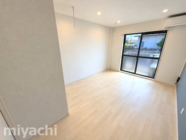 徳島市南昭和町５丁目のアパートの居間・リビング