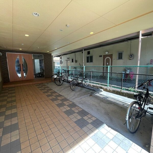 リヴィエール岩塚のエントランス