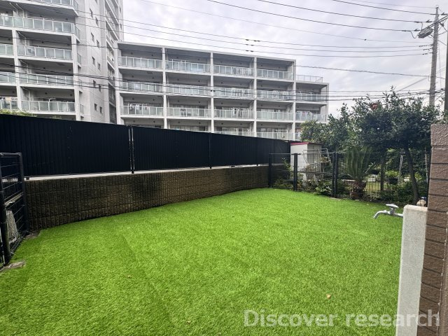 ライオンズガーデン調布多摩川の庭