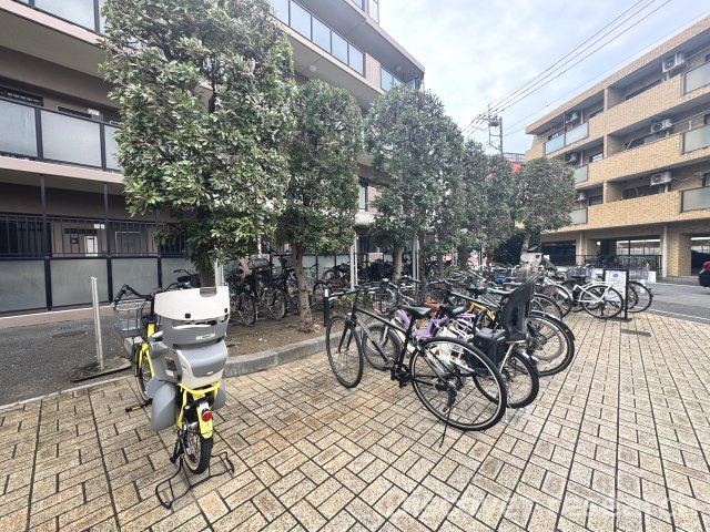 ライオンズガーデン調布多摩川の駐輪場