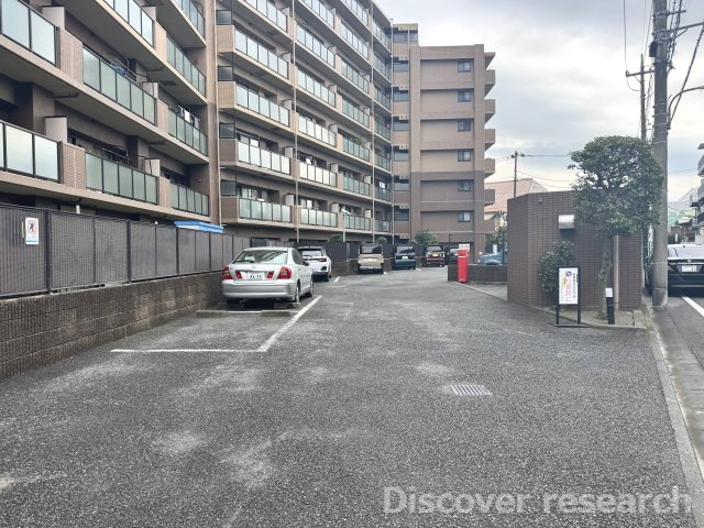 ライオンズガーデン調布多摩川の駐車場