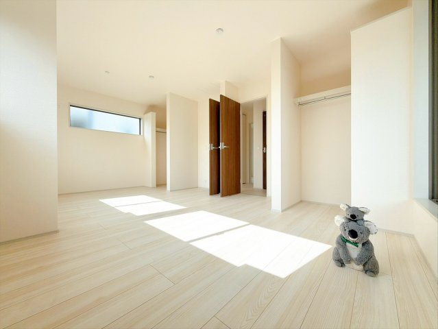 【洋室】 | 高崎市箕郷町上芝　新築住宅 | 生活スタイルに合わせて間仕切り可能な洋室です。

