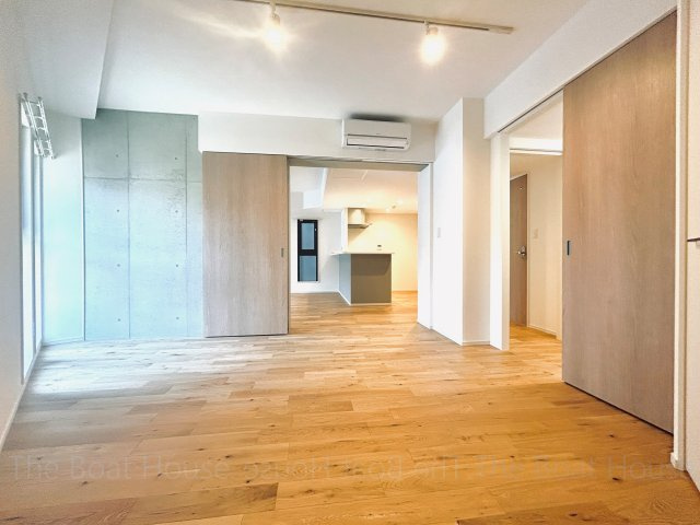 COZY東大曽根の洋室