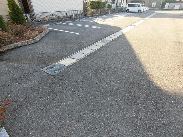 メゾン　エタニティⅡの駐車場