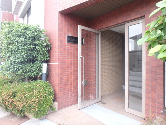 【エントランス】 | リブレメゾン広田 | 落ち着いたエントランスです