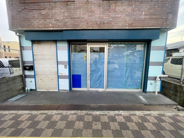 豊中市庄内西町２丁目の店舗事務所のエントランス
