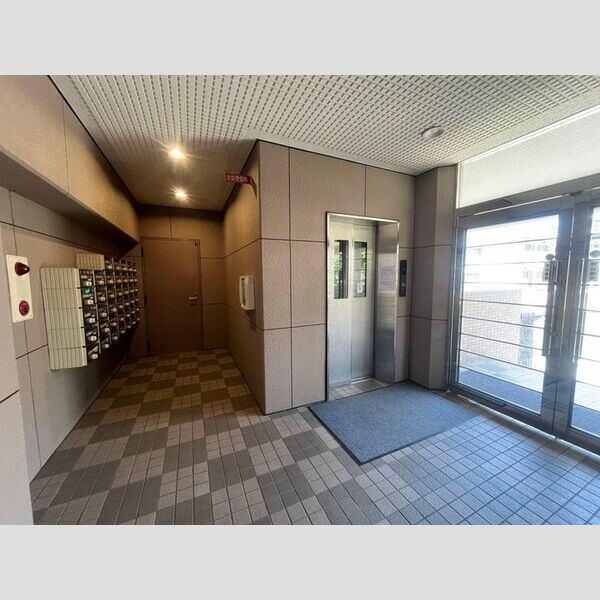 エクシアパーム弐番館のロビー