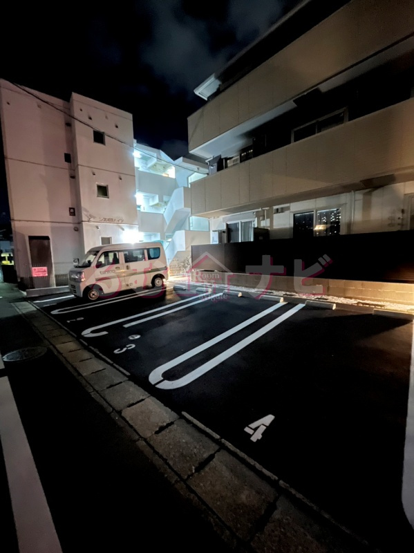 福岡市南区柳瀬２丁目のアパートの駐車場