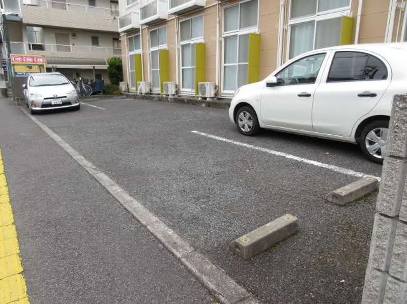 レオパレスＯｒｉｏｎの駐車場