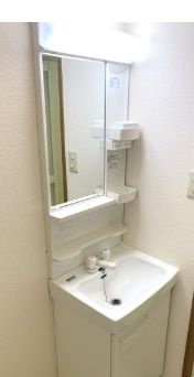 ボナール町屋の洗面所|スペースが確保できる洗面所です