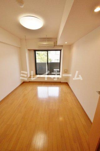 ルーブル東蒲田弐番館の居間・リビング