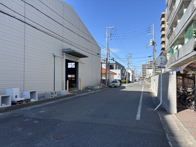 アルビヨン錦の駐車場