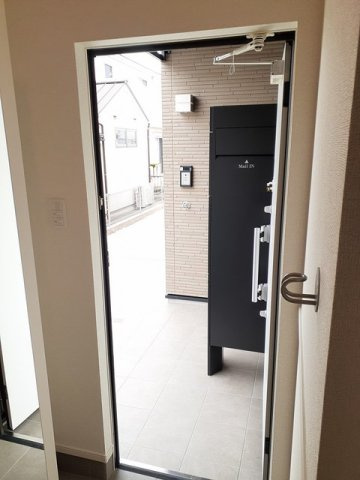 アンソレイエ　　刈谷市近郊の賃貸はクラスホーム刈谷店の玄関|収納もある玄関です