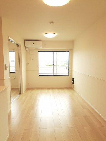 アンソレイエ　　刈谷市近郊の賃貸はクラスホーム刈谷店の居間・リビング|ゆったり過ごせる居間です